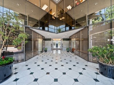 Metro Pointe Business Center